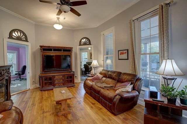 905 S Walnut ST, Georgetown, TX 78626