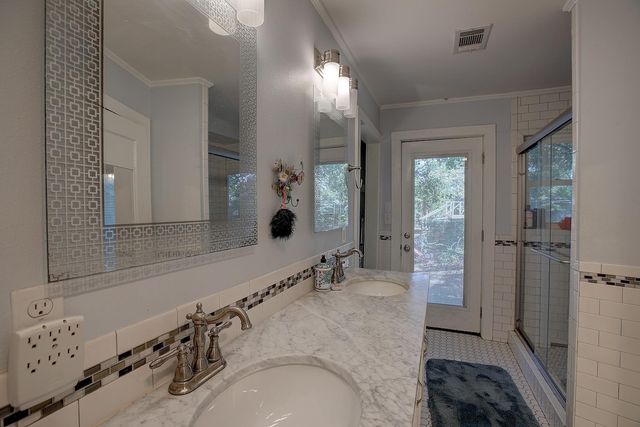 905 S Walnut ST, Georgetown, TX 78626