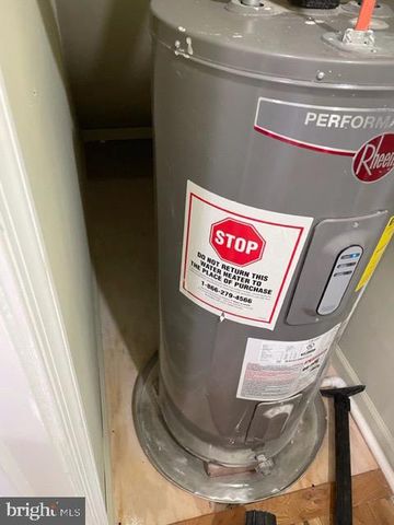 2154 RIDGE AVE #2, Philadelphia, PA 19121