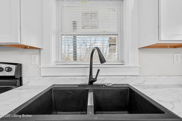 1222 Cypress St, Louisville, KY 40211