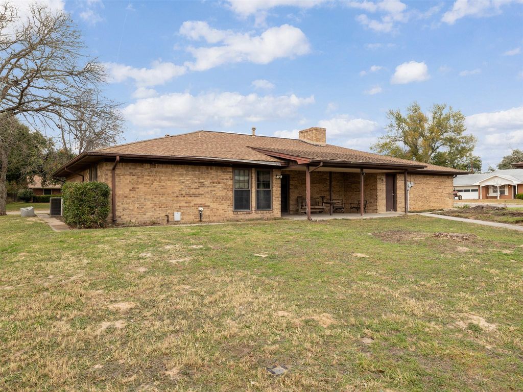 1501 Okelley RD, Rockdale, TX 76567