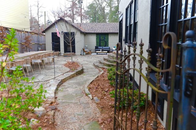 551 Pierremont Road, Shreveport, LA 71106