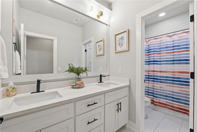 1503 Pack Cove, Lowell, AR 72745