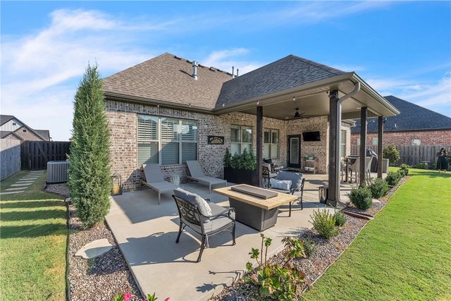 1503 Pack Cove, Lowell, AR 72745