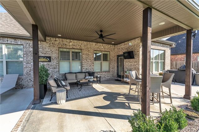 1503 Pack Cove, Lowell, AR 72745