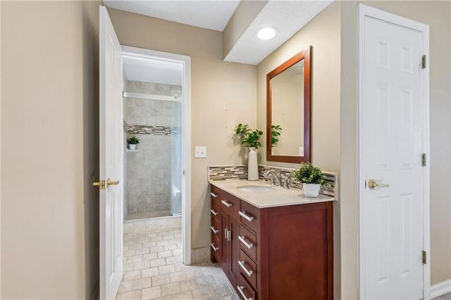 631 Cosby Street, Liberty, MO 64068