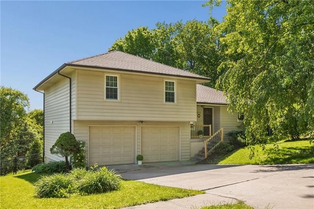 631 Cosby Street, Liberty, MO 64068