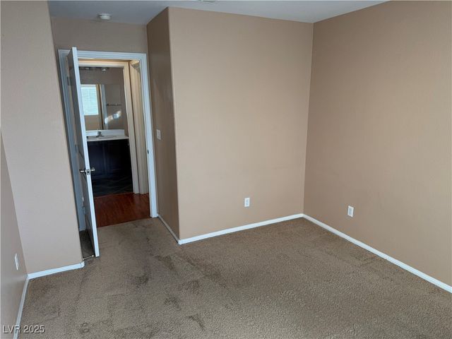 9869 Juno Hills Street, Las Vegas, NV 89178