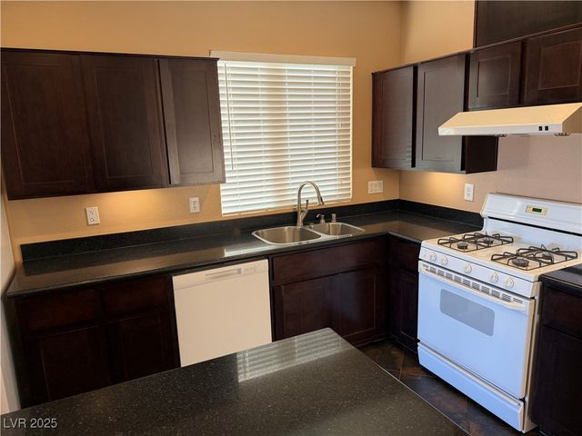 9869 Juno Hills Street, Las Vegas, NV 89178