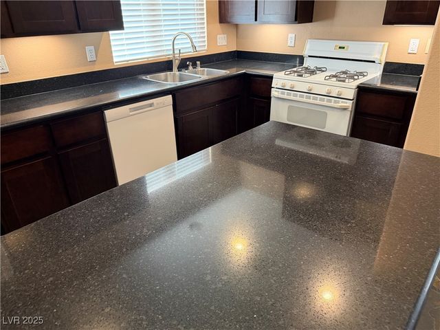 9869 Juno Hills Street, Las Vegas, NV 89178