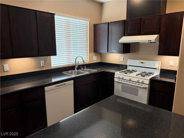 9869 Juno Hills Street, Las Vegas, NV 89178