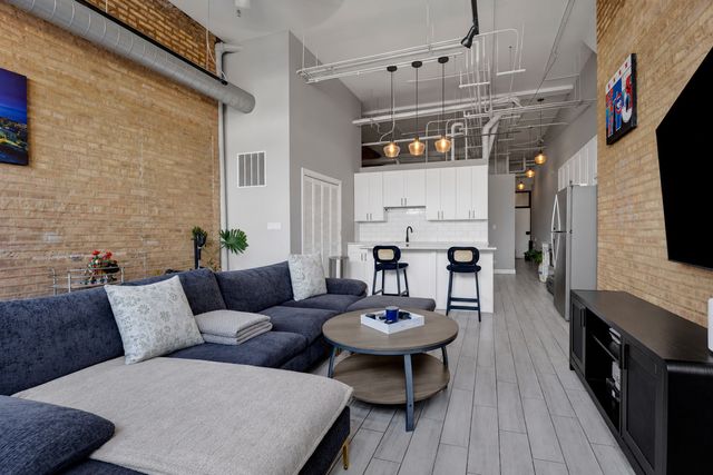 4437 W Fullerton Avenue SF, Chicago, IL 60639
