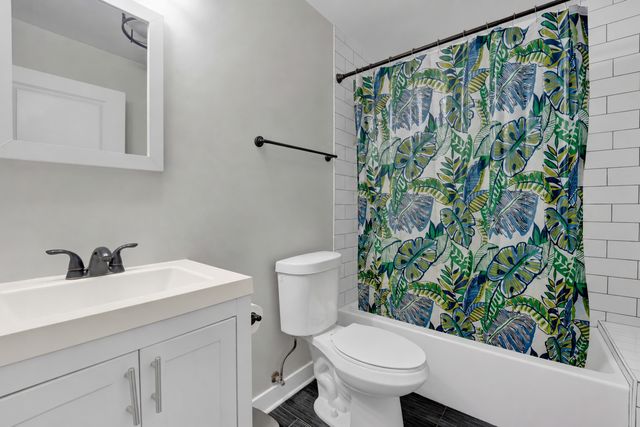 4437 W Fullerton Avenue SF, Chicago, IL 60639