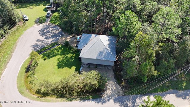 6040 Choctaw Place, Kiln, MS 39556