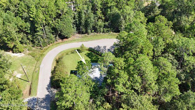 6040 Choctaw Place, Kiln, MS 39556