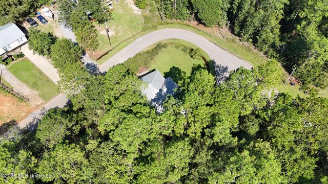 6040 Choctaw Place, Kiln, MS 39556