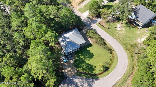 6040 Choctaw Place, Kiln, MS 39556