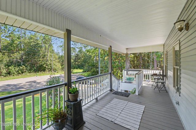 6040 Choctaw Place, Kiln, MS 39556