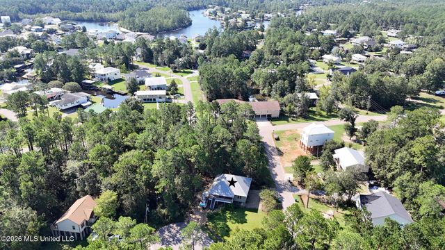 6040 Choctaw Place, Kiln, MS 39556