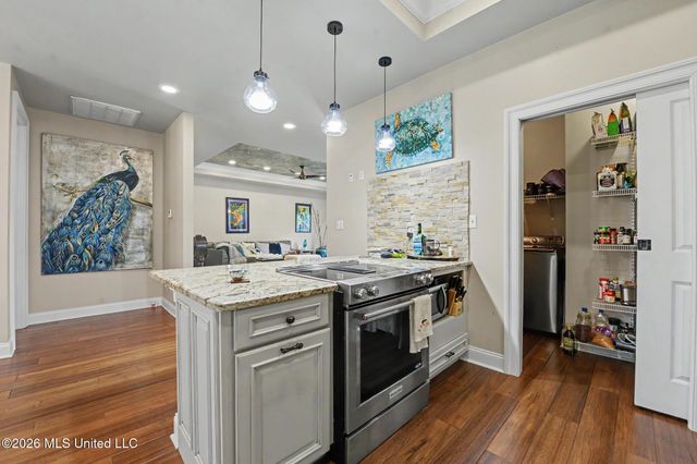 6040 Choctaw Place, Kiln, MS 39556