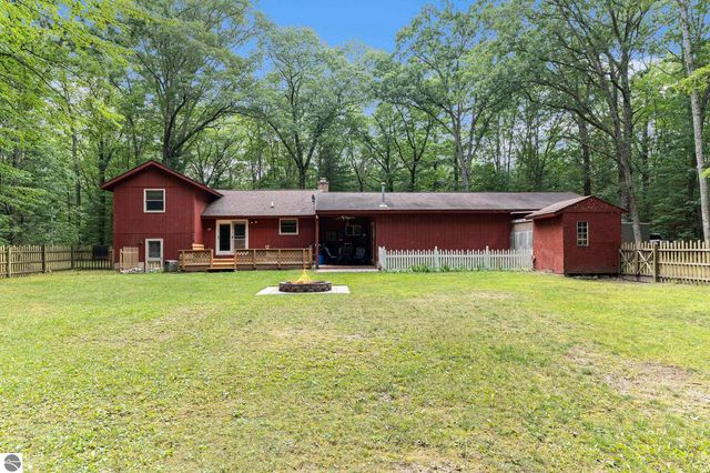 1781 Rogers, Grawn, MI 49637