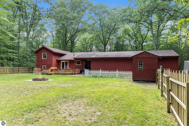 1781 Rogers, Grawn, MI 49637