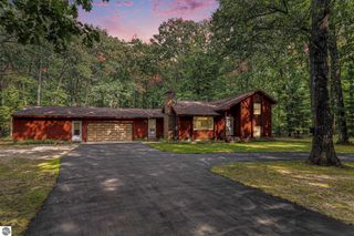 1781 Rogers, Grawn, MI 49637