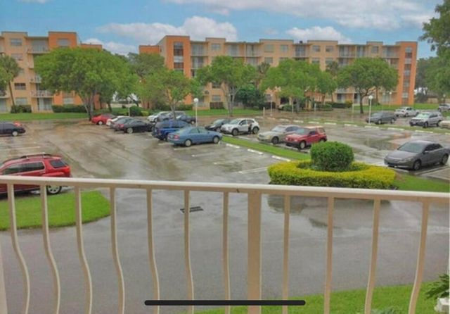 500 Executive Center Drive 2h, West Palm Beach, FL 33401