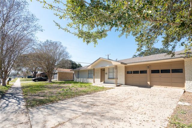 4513 Driftwood Pl, Corpus Christi, TX 78411