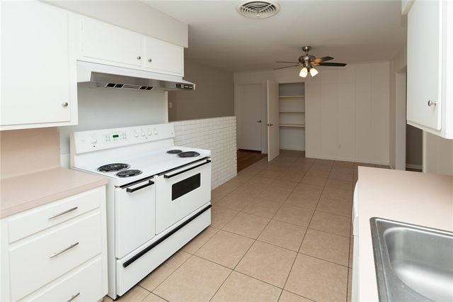 4513 Driftwood Pl, Corpus Christi, TX 78411