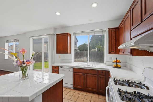 2638 Macon Dr, Sacramento, CA 95835