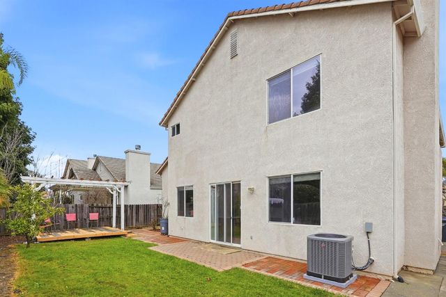 2638 Macon Dr, Sacramento, CA 95835