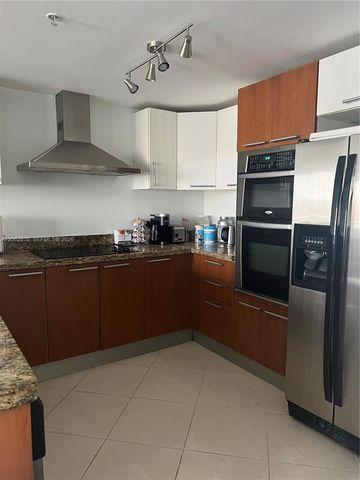 170 SE 14th St 2007, Miami, FL 33131