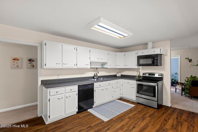 809 Barn Street, Jacksonville, NC 28540