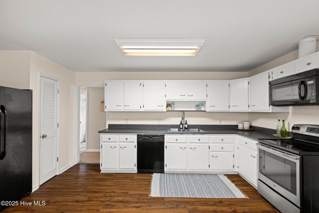 809 Barn Street, Jacksonville, NC 28540