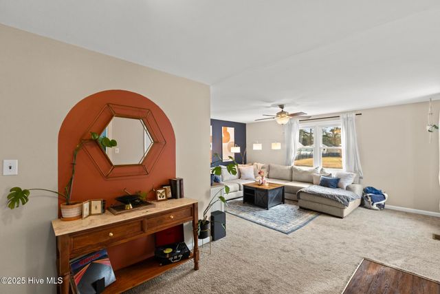 809 Barn Street, Jacksonville, NC 28540