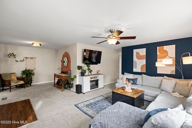 809 Barn Street, Jacksonville, NC 28540