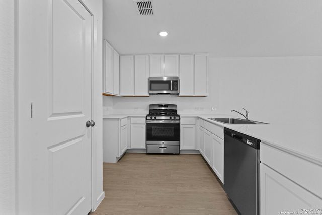 7107 Brownleaf Dr, San Antonio, TX 78227