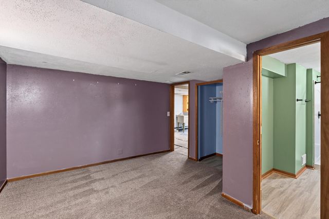 220 N Chestnut Street, Belle Plaine, MN 56011