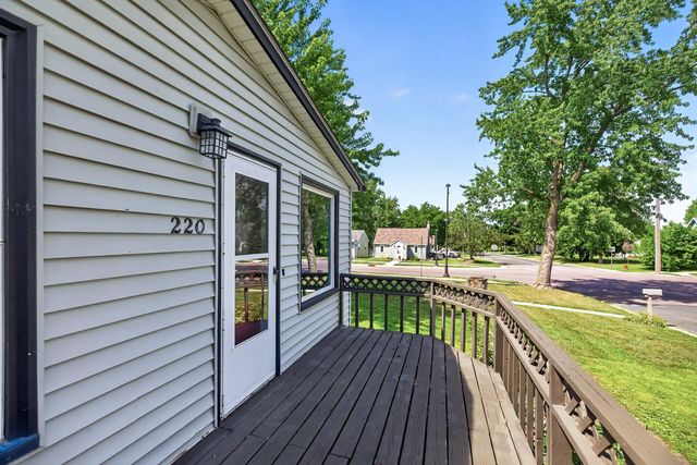220 N Chestnut Street, Belle Plaine, MN 56011