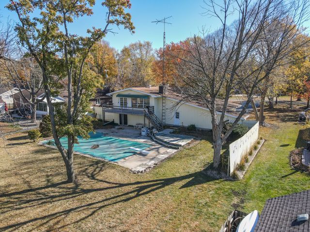 1752 Bittersweet Drive, St. Anne, IL 60964