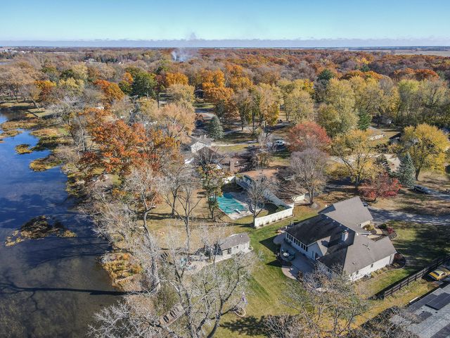 1752 Bittersweet Drive, St. Anne, IL 60964