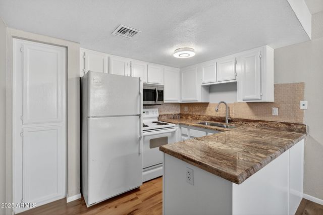 21622 N 23RD Avenue B 304, Phoenix, AZ 85027