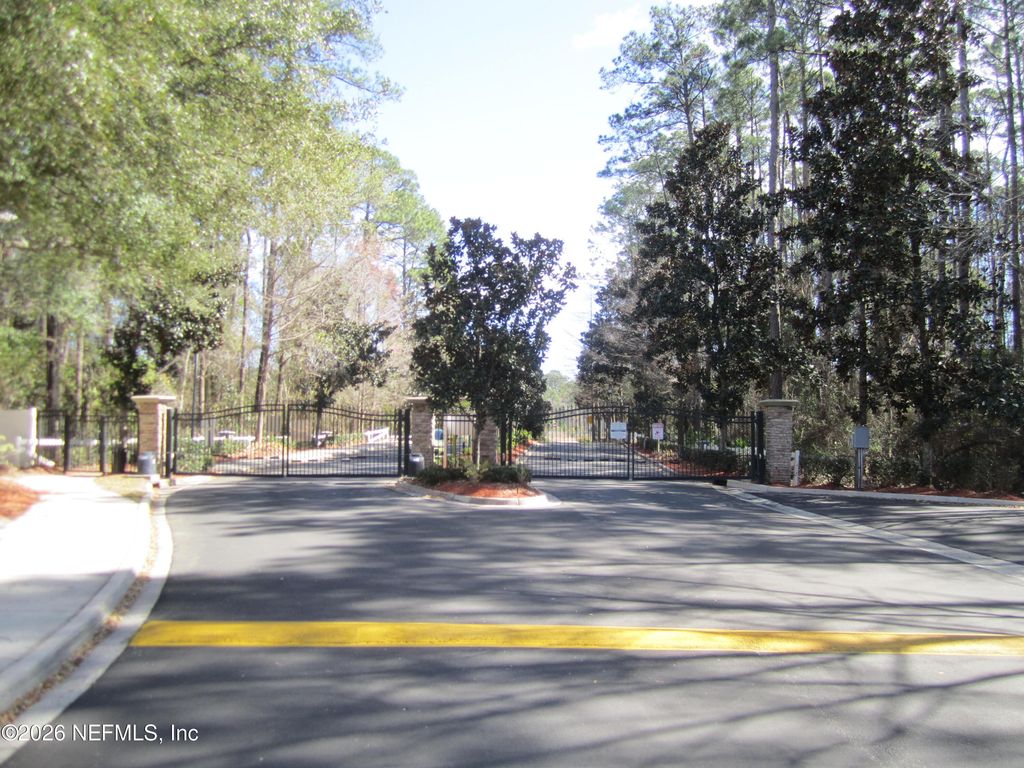 6093 MAGGIES Circle 115, Jacksonville, FL 32244