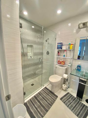 68 Stratford E, West Palm Beach, FL 33417