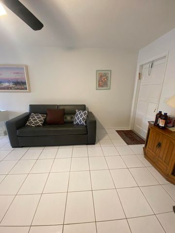 68 Stratford E, West Palm Beach, FL 33417