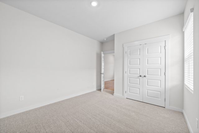 319 Lacewing Ln, Clarksville, TN 37043