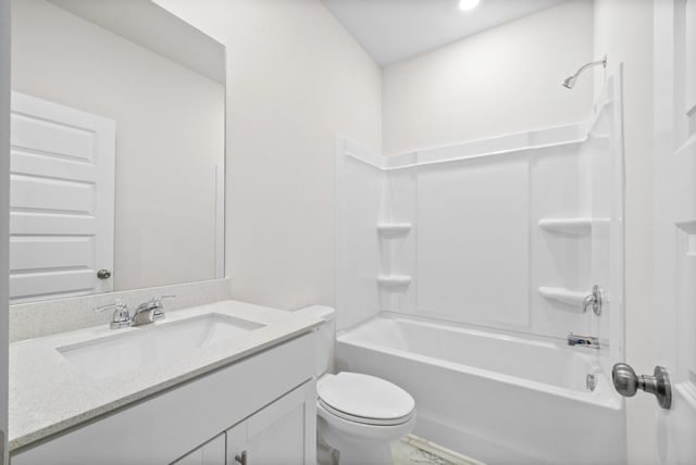 319 Lacewing Ln, Clarksville, TN 37043