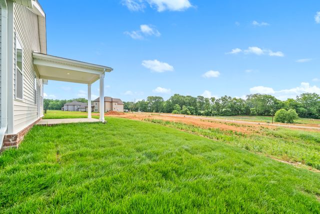 319 Lacewing Ln, Clarksville, TN 37043