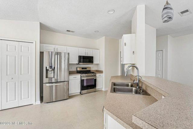 3307 INTERNATIONAL VILLAGE Court, Jacksonville, FL 32277
